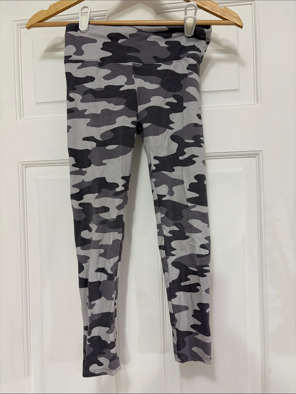 SO Black & Gray Camo Kids Leggings